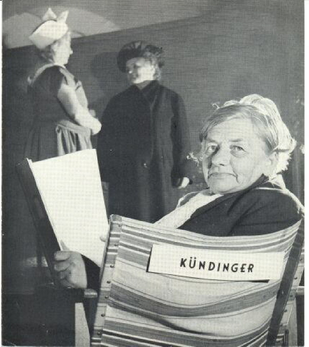 Seniorenclub beim Theaterspielen 1955
